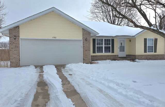 Republic Schools! 3 Bedrooms! 2 Baths! $1395 photos photos