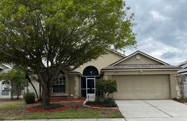 Don’t miss this 3-bedroom 2 bath house in the Crystal Bay community of Waterford Lakes. photos photos
