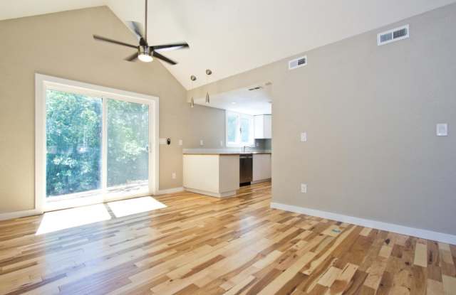 Bright 4BR Home Near CU Boulder + HOP Line photos photos