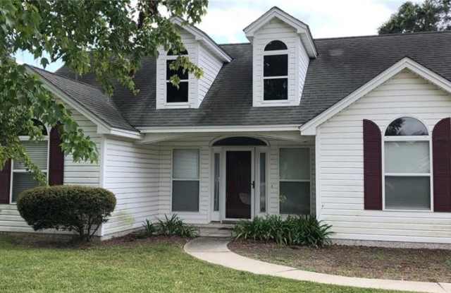 203 Cardinal Road - 203 Cardinal Road, Country Club Estates, GA 31525