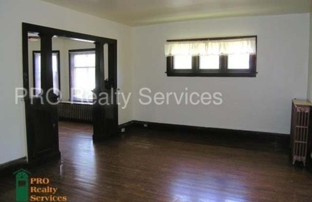 927 Logan Avenue North Gallery 2
