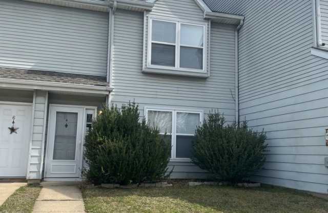 2 bedroom, 1.5 bath townhome with Community Pool in Princeton Wood, Newark, DE - 4 Crown Point, New Castle County, DE 19702