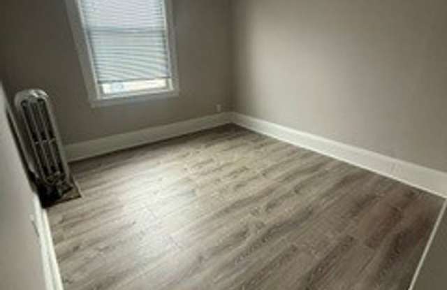 Spacious 1bedroom unit with large living room Gallery 3