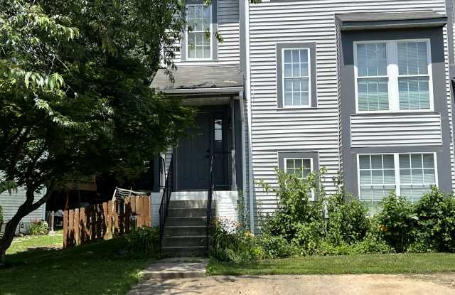 733 Farnham Place photos photos