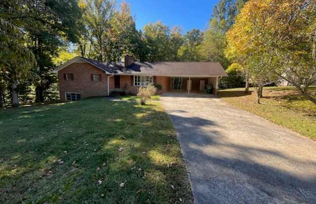 401 Pine Grove Road - Professionally Managed by Select Real Estate Group, Inc. Gallery 1