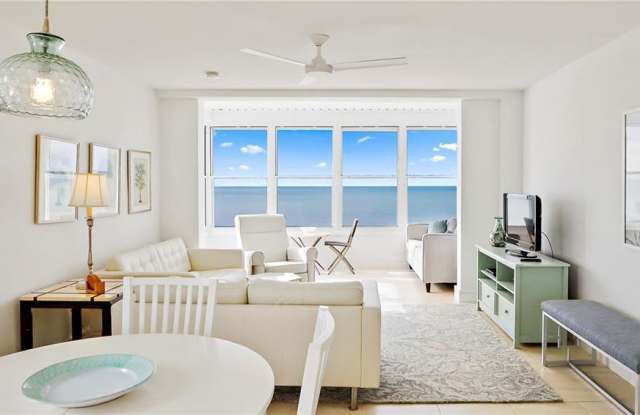 7000 Beach Plaza photos photos