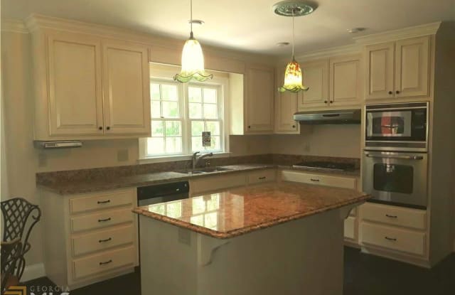 3270 Farmington Dr - 3270 Farmington Drive Southeast, Vinings, GA 30339