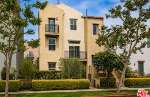 13023 Bluff Creek Drive Gallery 1