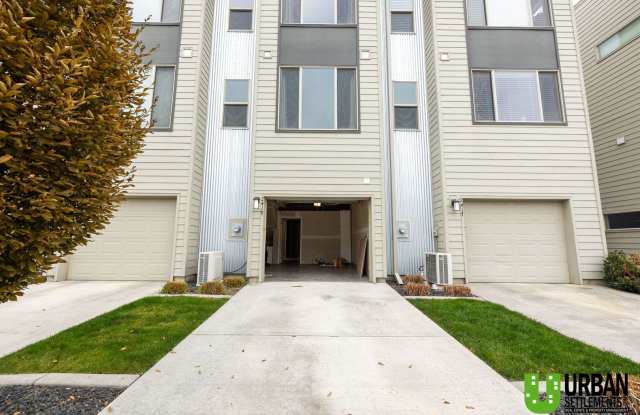 Modern Kendall Yards Townhome – 3 Bed, 2.5 Bath | 1,500 Sq. Ft. Gallery 4