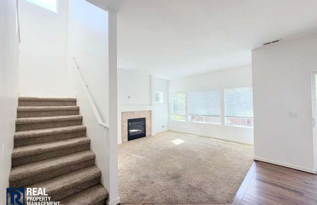 Spacious 3-Bedroom Auburn Home with Fenced Yard, Bonus Area & 2-Car Garage Gallery 3