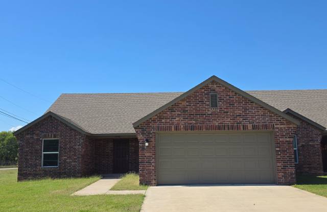 Great newer 3 bed 2 bath duplex. photos photos