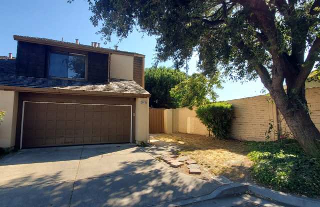 Charming 3BD/2.5BTH Townhome For Rent photos photos