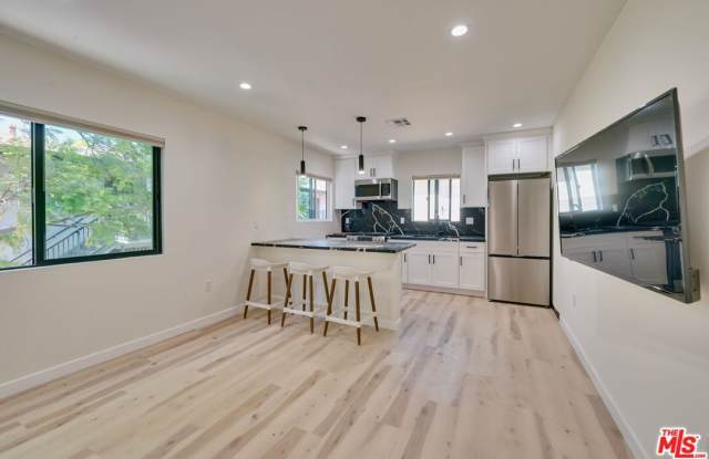 843 Westbourne Dr photos photos