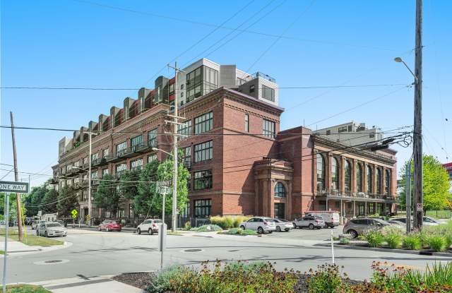 600 Broadway Avenue Northwest photos photos