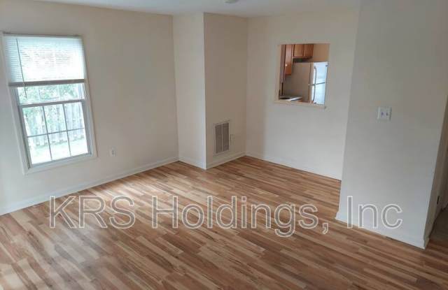 1143 Commercial Ct Gallery 2