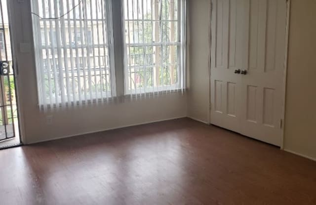 1053 S Westmoreland Ave 2 - 1053 South Westmoreland Avenue, Los Angeles, CA 90006