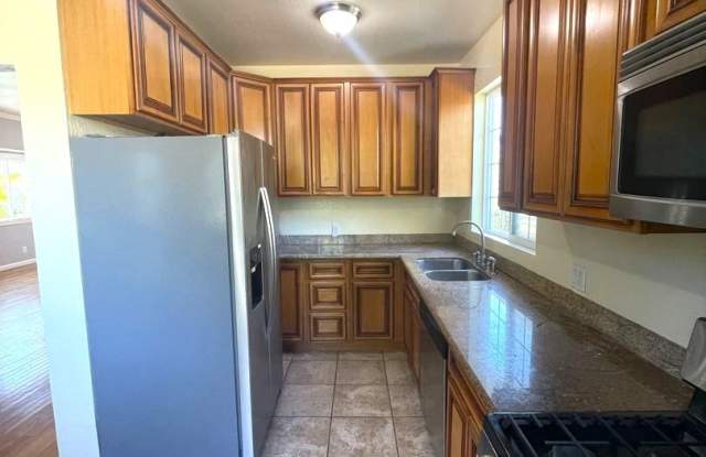 ~Berkeley School District~ Single Family Home - Huge Backyard! photos photos