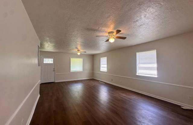 Oak Park Townhome 2/1.5 Gallery 4