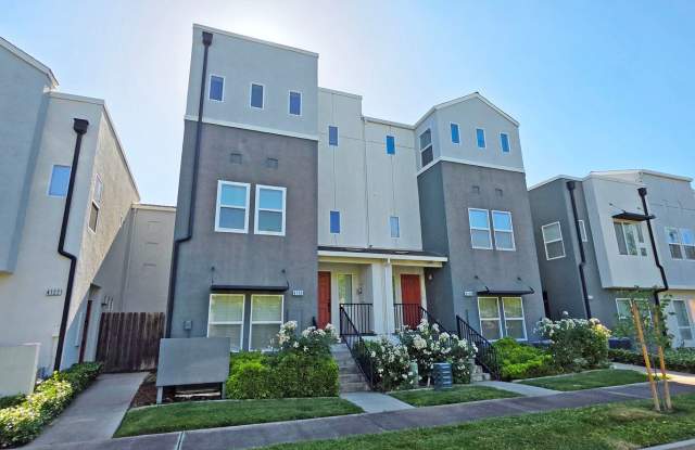 4120 Beechcraft Way photos photos