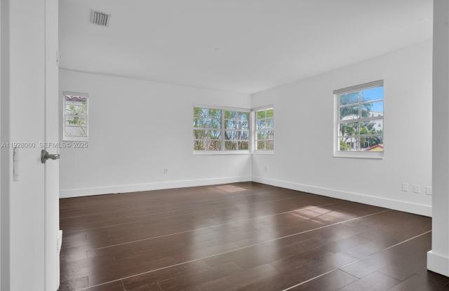 1457 MERIDIAN AV photos photos