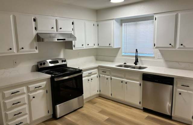 Renovated 3 Bedroom Home with 2-Car Garage, Bonus Room, RV Parking & Gardening Included Gallery 4