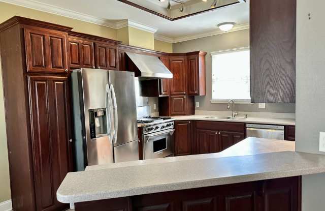 Spacious 3-Bedroom 2-Bathroom Brick Home Gallery 4