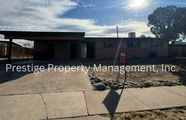 East side 4/2 Charmer! Its a Must See!!! - 9218 East 38th Street, Tucson, AZ 85730