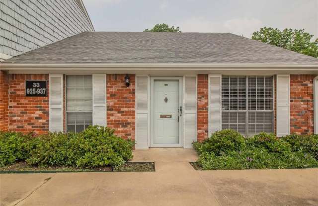 937 Roaring Springs Road - 937 Roaring Springs Road, Fort Worth, TX 76114
