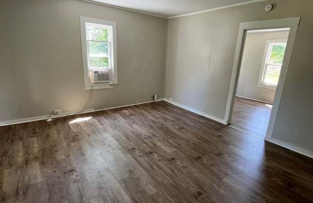 Available now! – 2 Bed / 1 Bath Home in Nevada, MO Gallery 3