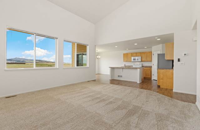 1097 Highline Court Gallery 4