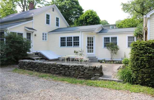 88 North Lake Street Gallery 3