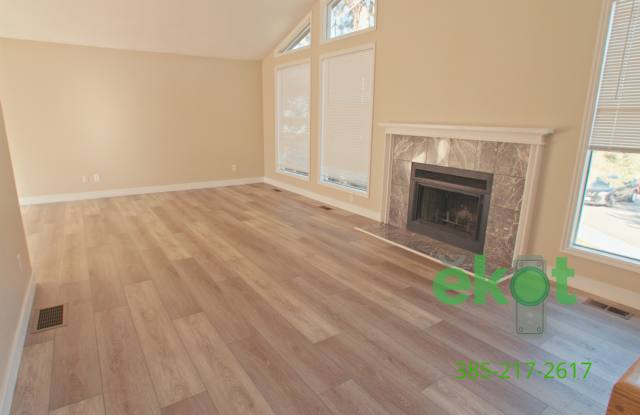 Spacious 5 Bedroom Home in Cottonwood Heights Gallery 3