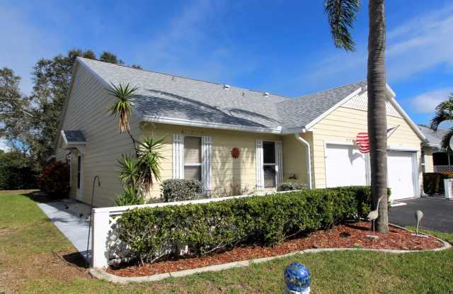 2519 SE Tropical E Circle photos photos