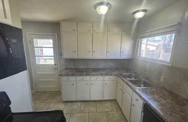 2721 S Minnesota - 3 Bedroom - 1 Bathroom - $995 photos photos 2721 S Minnesota - 3 Bedroom - 1 Bathroom - $995 photos photos