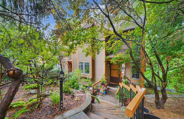 811 Eagle Bay Drive Gallery 3