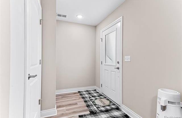 4837 Lismore Lane Gallery 4