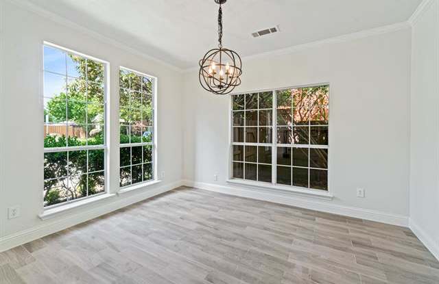 128 Hollywood Drive Gallery 3