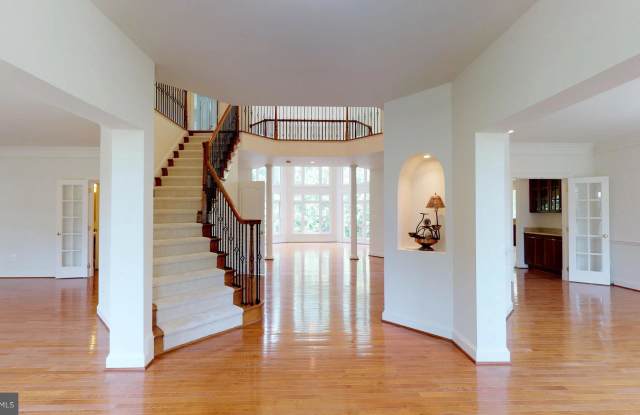 5990 SAINT CATHERINES LANE Gallery 2