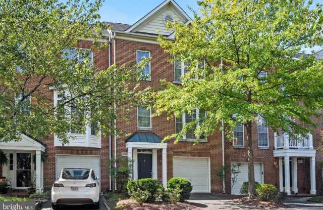 4284 PARK GREEN Gallery 3