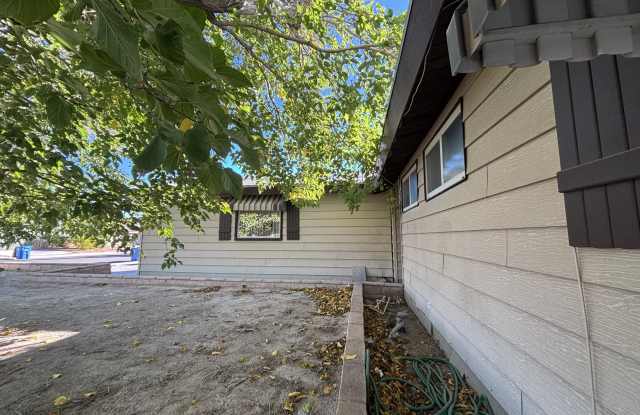 5813 Iris Avenue Gallery 2