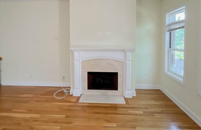 2328 N Greenview Gallery 2
