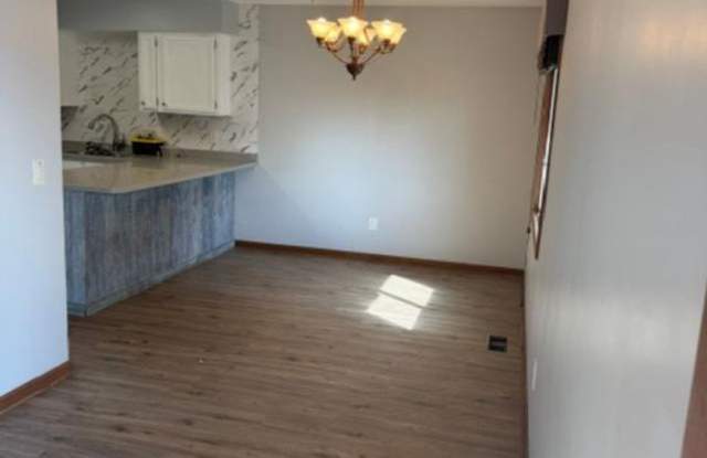 4 bedroom 2 bath house Gallery 3