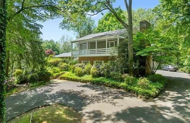 3 Lambs Lane photos photos