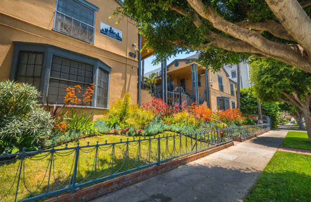 820-830½ S. Serrano Ave. photos photos