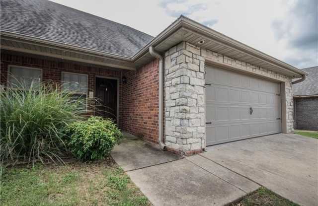 3301  SW Deerfield  ST Unit #2 - 3301 Southwest Deerfield Boulevard, Bentonville, AR 72713