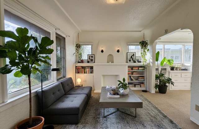 Cozy and Charming South Park One Bedroom Apartment Home! - 2036 29th Street, San Diego, CA 92104 Cozy and Charming South Park One Bedroom Apartment Home! - 2036 29th Street, San Diego, CA 92104