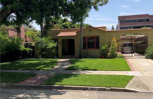 821 N Olive Street - 821 North Olive Street, Santa Ana, CA 92703