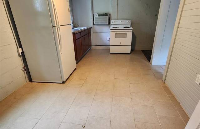 2410 N Baylen St - 2410 North Baylen Street, Goulding, FL 32501