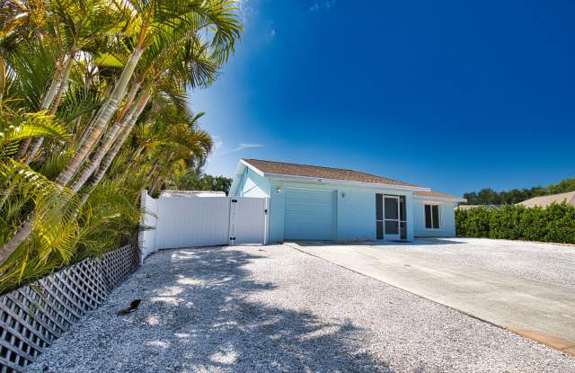 Annual Unfurnished 2 Bedrooms 2 Bathrooms Pool Home Located in South Venice! photos photos Annual Unfurnished 2 Bedrooms 2 Bathrooms Pool Home Located in South Venice! photos photos