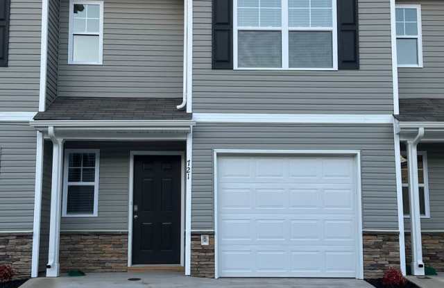 3 Bedroom / 2.5 Bath Townhome Kingsport, TN - 721 Theobald Way, Kingsport, TN 37660